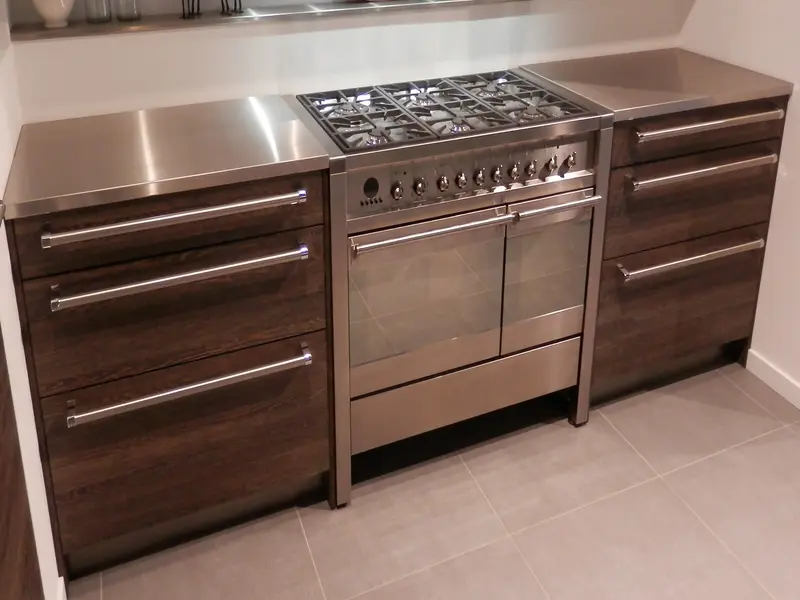 RVS keukenblad op een IKEA keuken